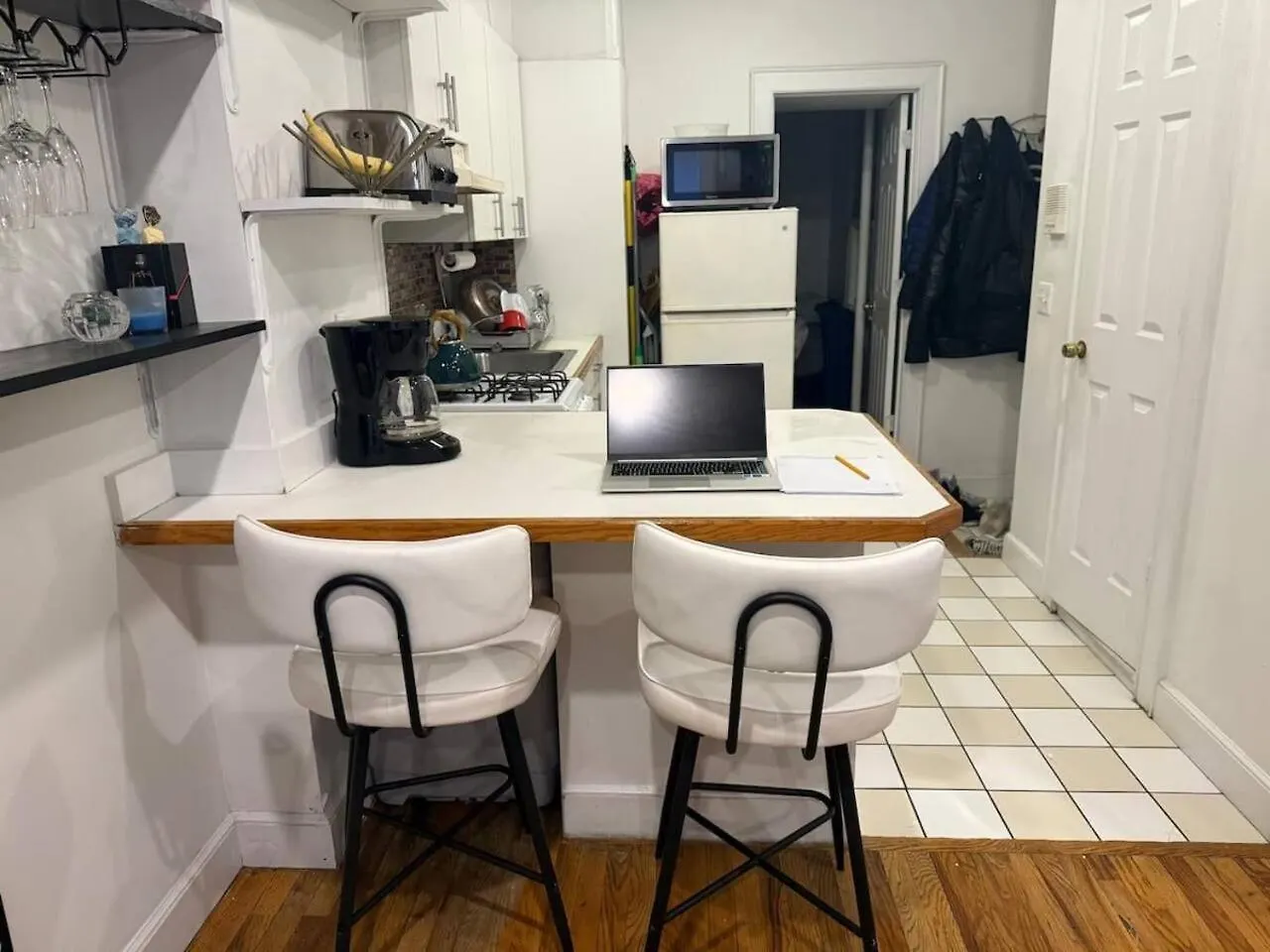 528A) Luxury City Condo contacts